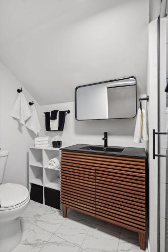 Fantastic addition to the home - a private 3/4 primary bath