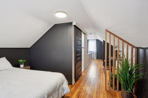 Plenty of space in your 31x12 primary suite