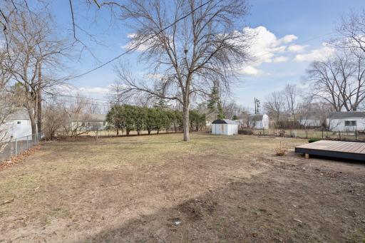 Nice flat, square lot