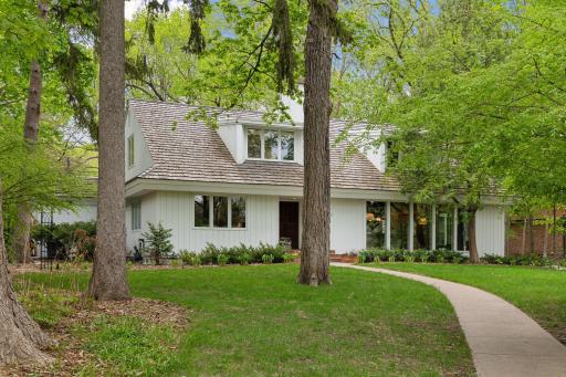 318 Woodlawn Avenue, Saint Paul, MN 55105