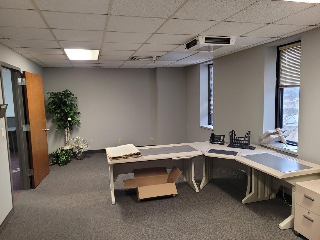 Upstairs large office pic 2of2.jpg