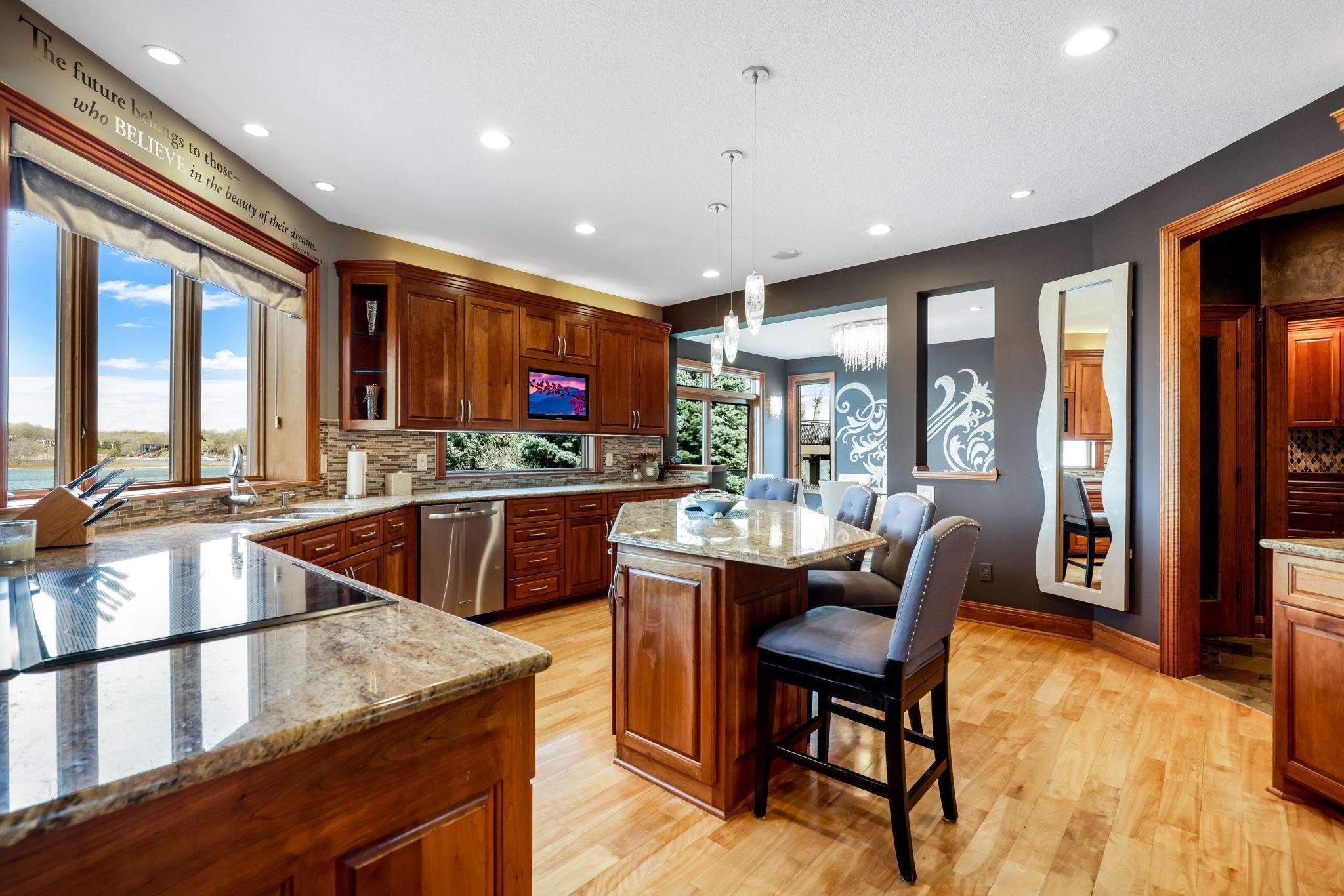 29-web-or-mls-15548 Red Oak Road SE, Prior Lake-33.jpg