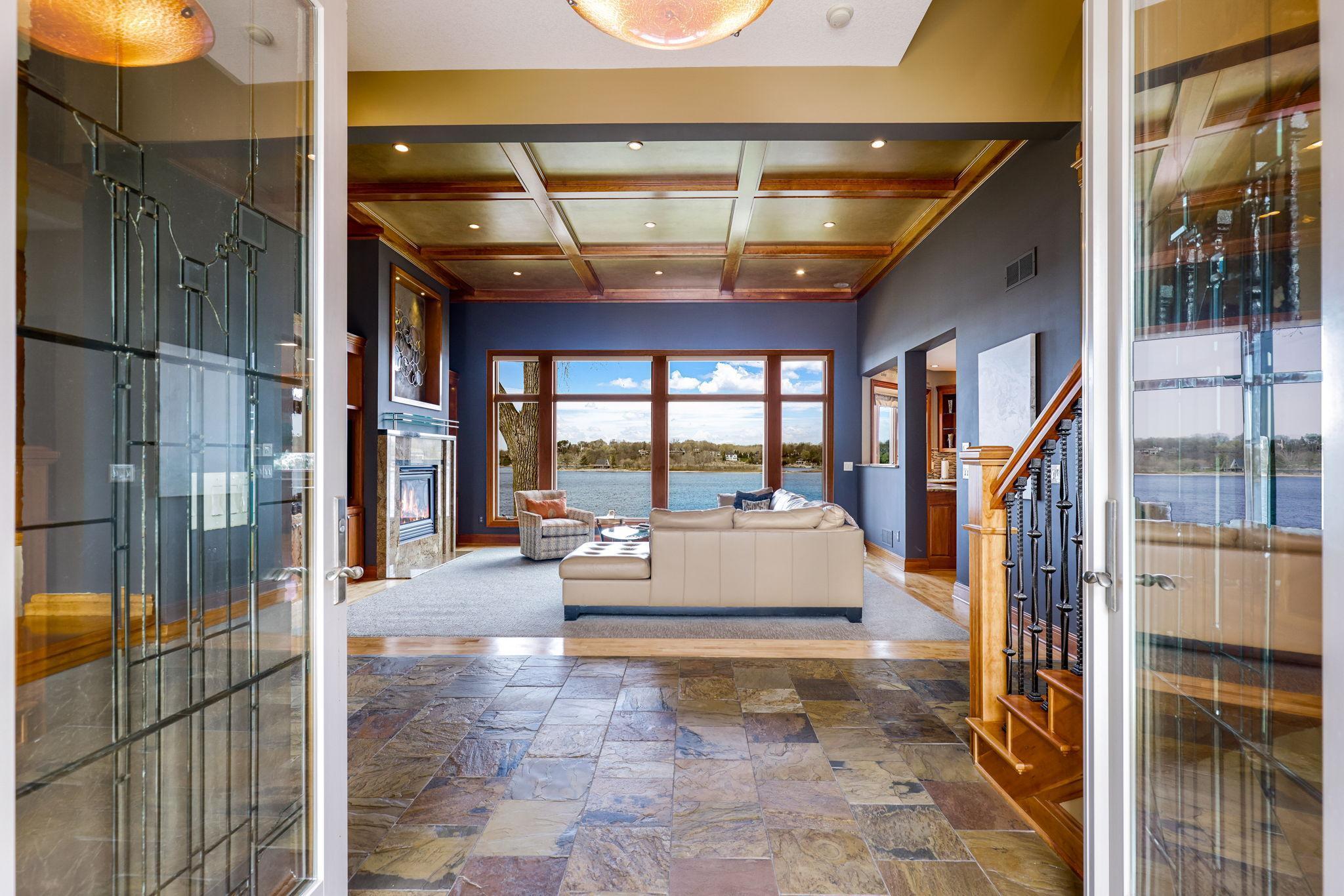 8-web-or-mls-15548 Red Oak Road SE, Prior Lake-1.jpg