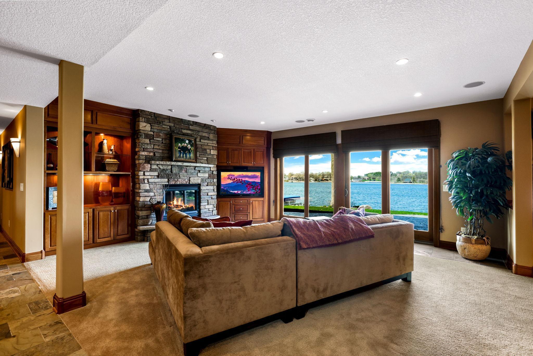 53-web-or-mls-15548 Red Oak Road SE, Prior Lake-67.jpg