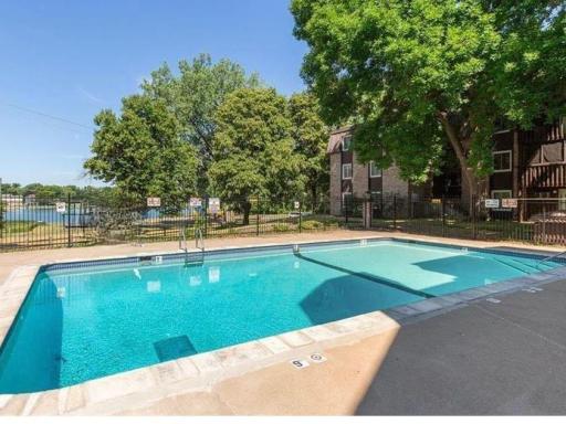 4201 Lakeside Avenue N, 305, Brooklyn Center, MN 55429