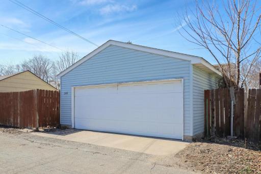 1508 Saint Albans Street N, Saint Paul, MN 55117
