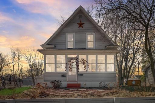 2704 17th Avenue E, North Saint Paul, MN 55109