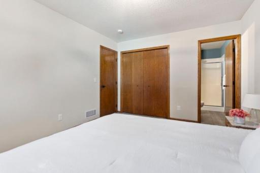 7607 Jensen Avenue S, Cottage Grove, MN 55016