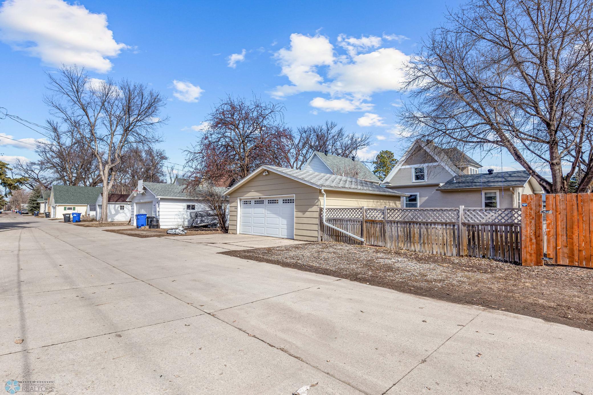 Detached Garage