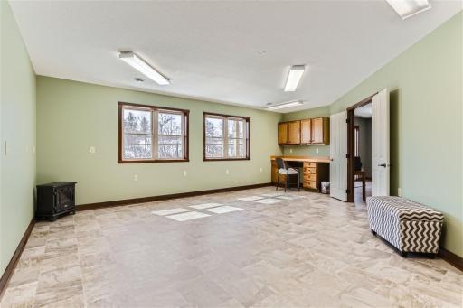 8935 Parkview Circle, Chisago City, MN 55013