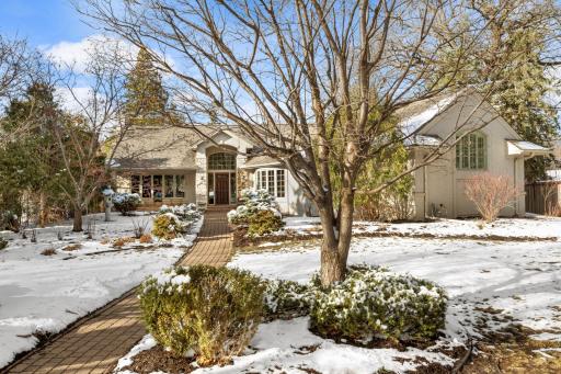 2249 Summit Avenue, Saint Paul, MN 55105