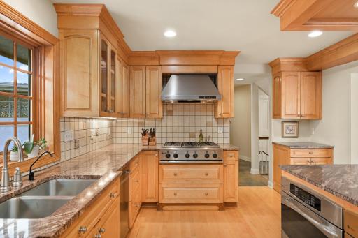 2249 Summit Avenue, Saint Paul, MN 55105