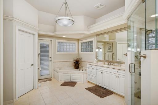 2249 Summit Avenue, Saint Paul, MN 55105