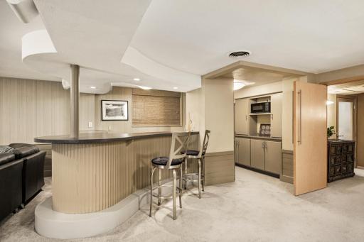 2249 Summit Avenue, Saint Paul, MN 55105