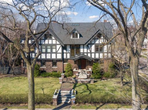 1800 Knox Avenue South. A 1908 built home designed by renowned architect William Kenyon. Lovingly preserved and tastefully improved for gracious modern living on one of the finest avenues in Minneapolis.