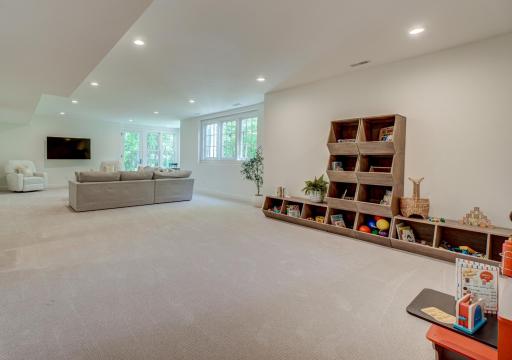 36 Catbird Lane, Saint Paul, MN 55127