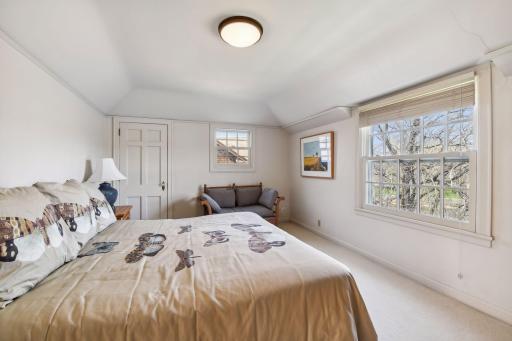 4905 Lakeview Drive, Edina, MN 55424