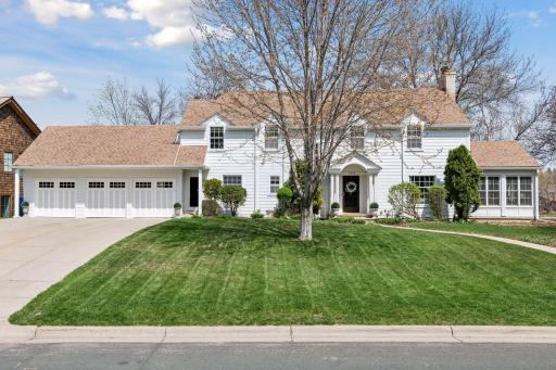 Welcome to 4905 Lakeview Drive, Edina! Lake Harvey shoreline and views!