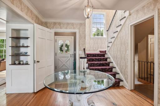 4905 Lakeview Drive, Edina, MN 55424