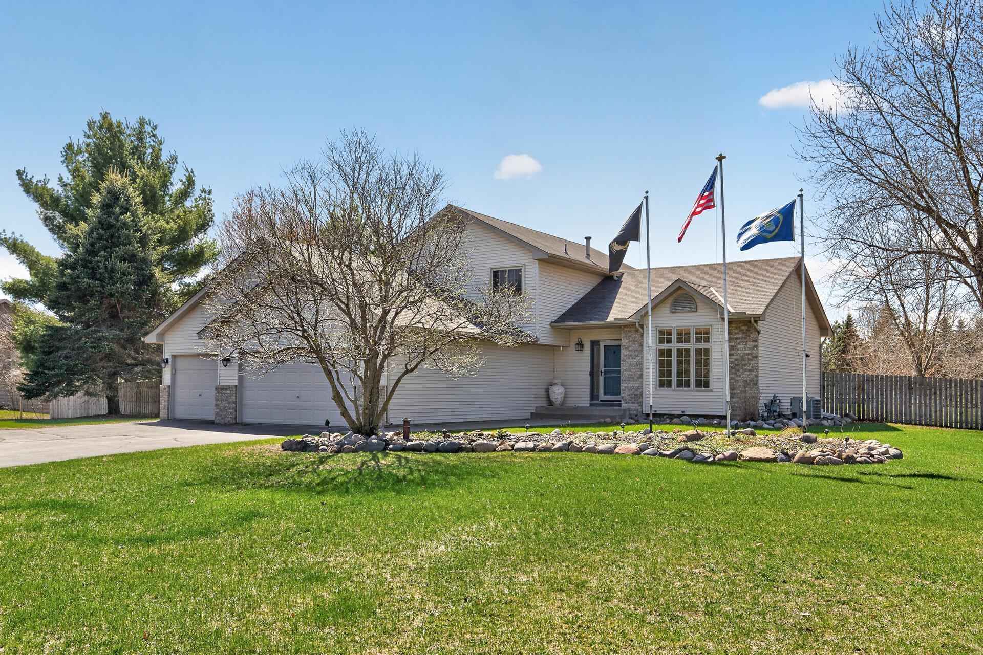 14_20972_Rendova_Street_NE4 (1)_mls.jpg