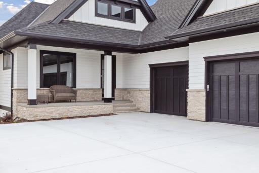 101 Spring Farm Road, North Oaks, MN 55127