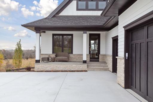 101 Spring Farm Road, North Oaks, MN 55127