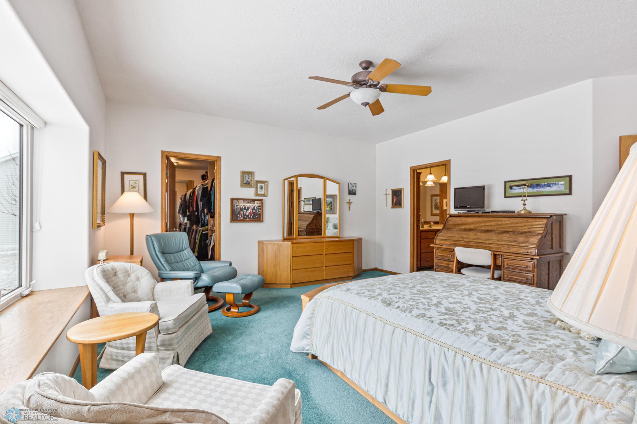 2 walk in closets