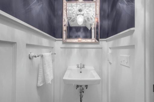 4009 Cedar Lake Road S, Saint Louis Park, MN 55416