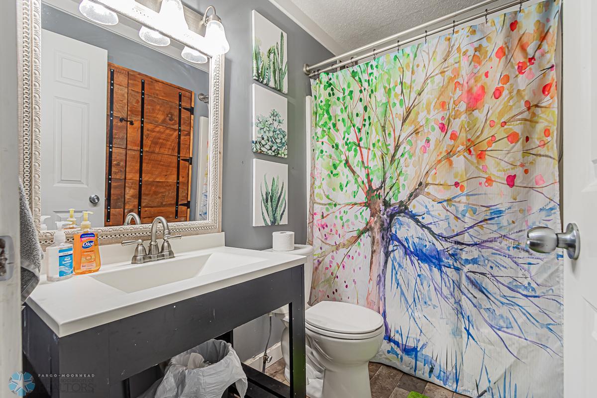 Full Bath - Upper Level