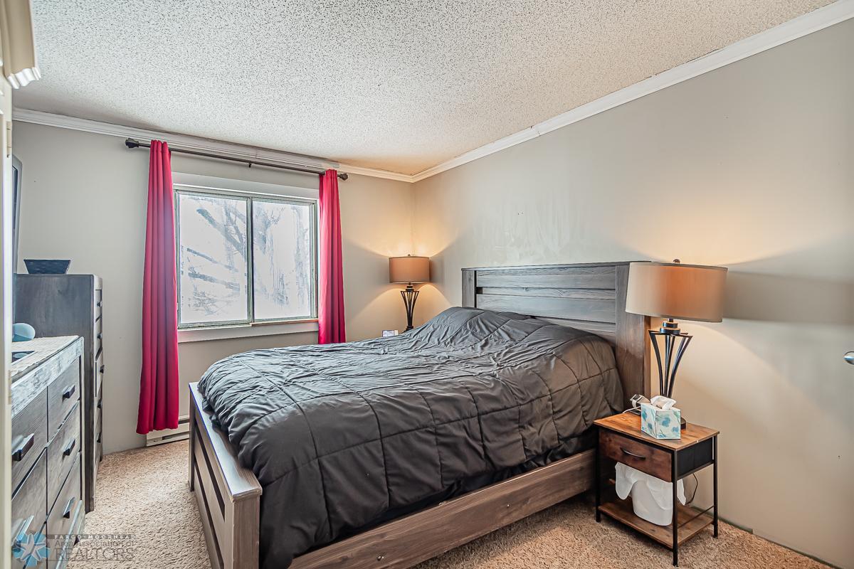 Primary Bedroom - Upper Level