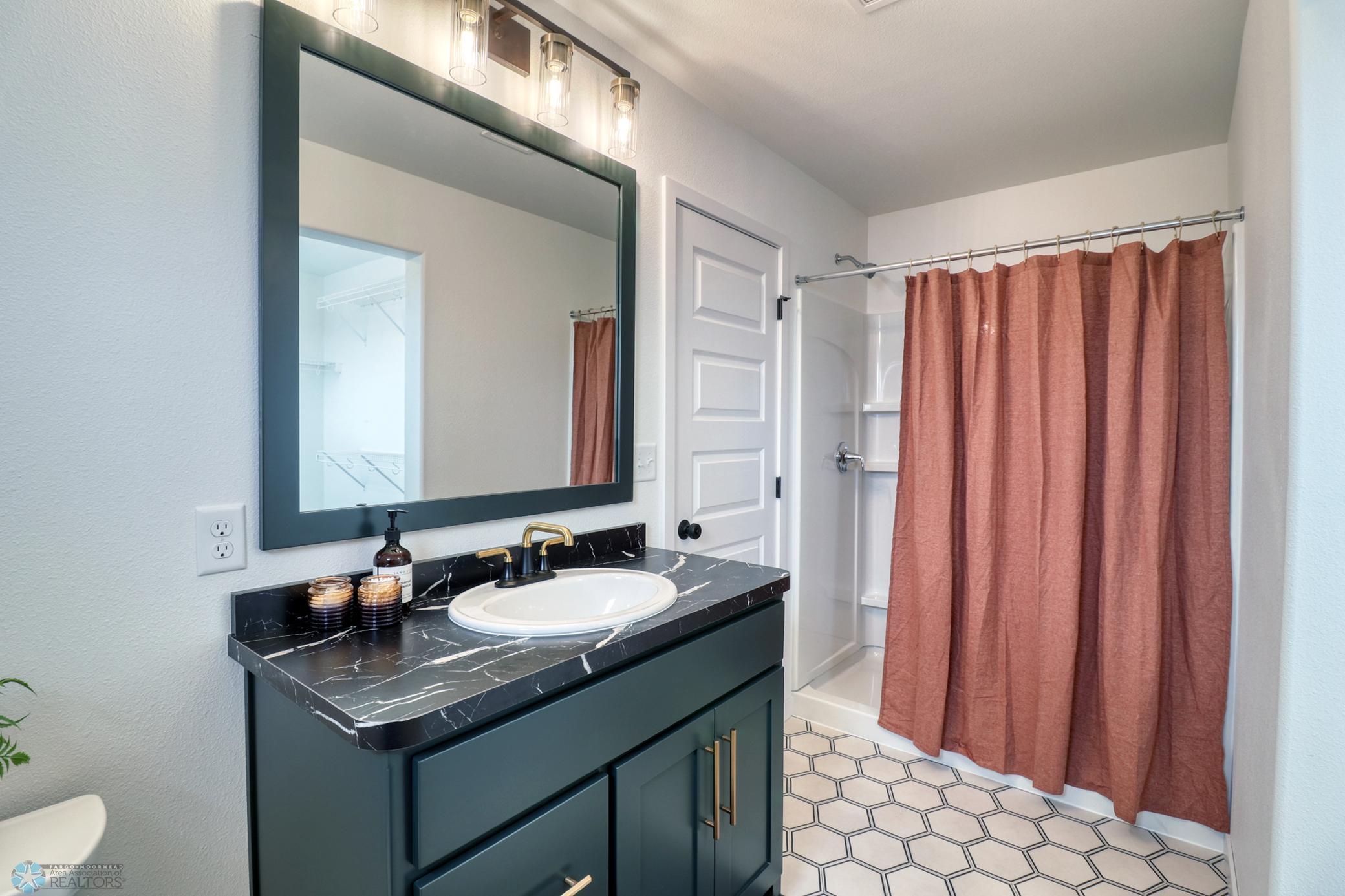 Master Bathroom1_2.jpg