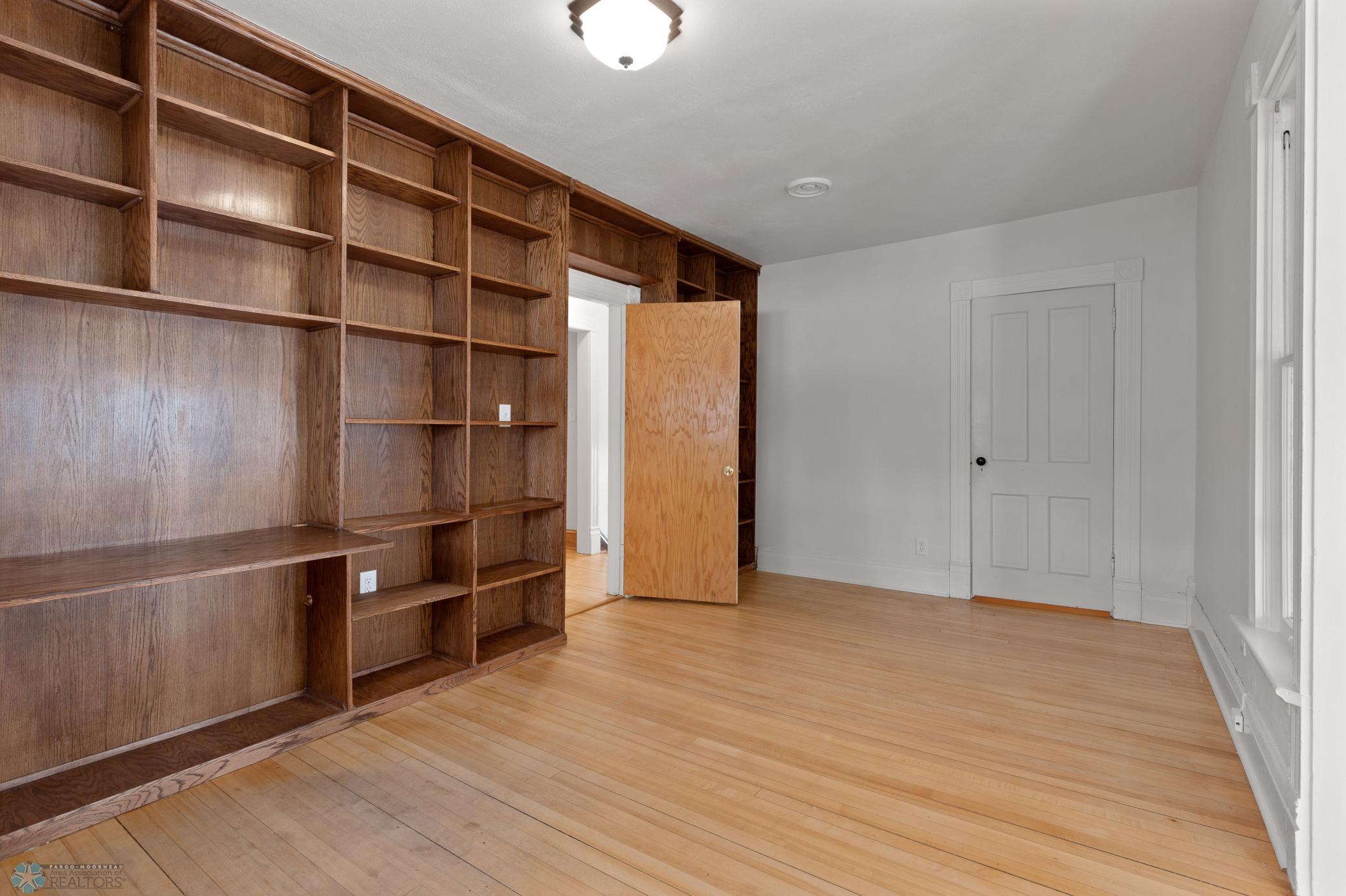 Bedroom 1 - Bookcases
