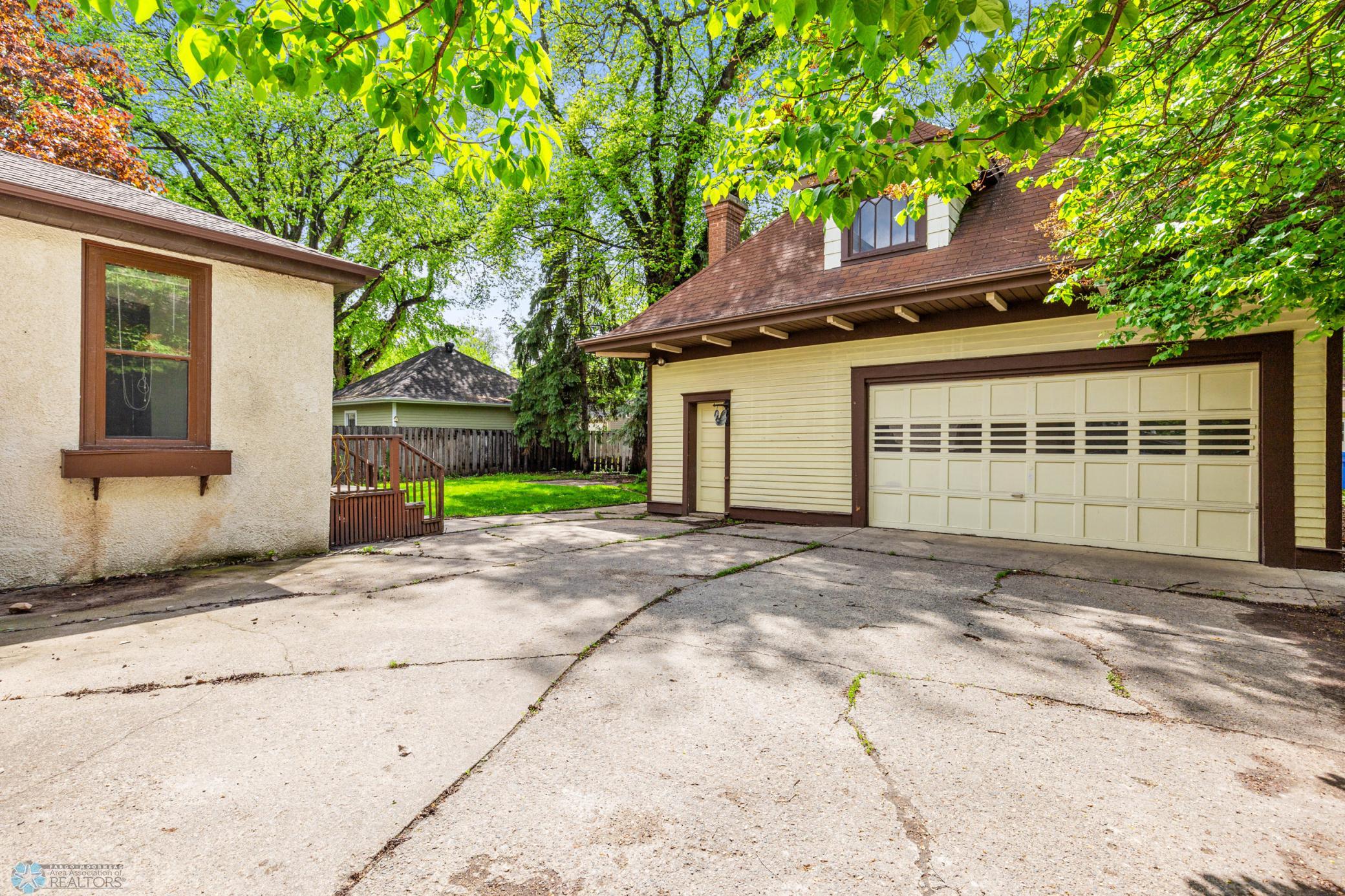 Garage/Carriage House
