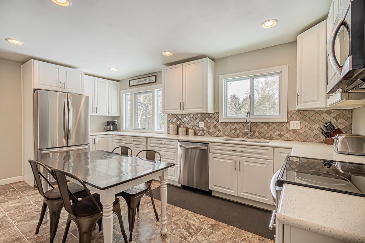 Kitchen_4.jpg