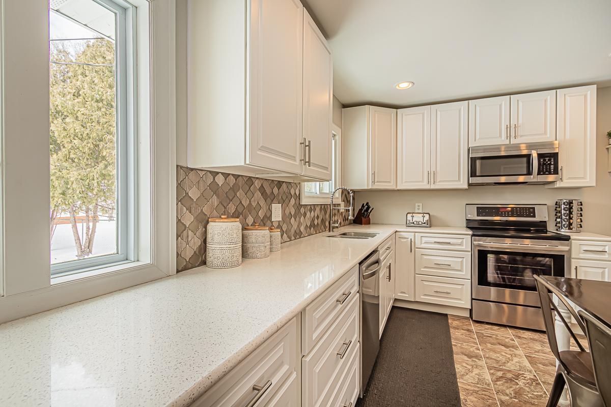 Kitchen_2.jpg