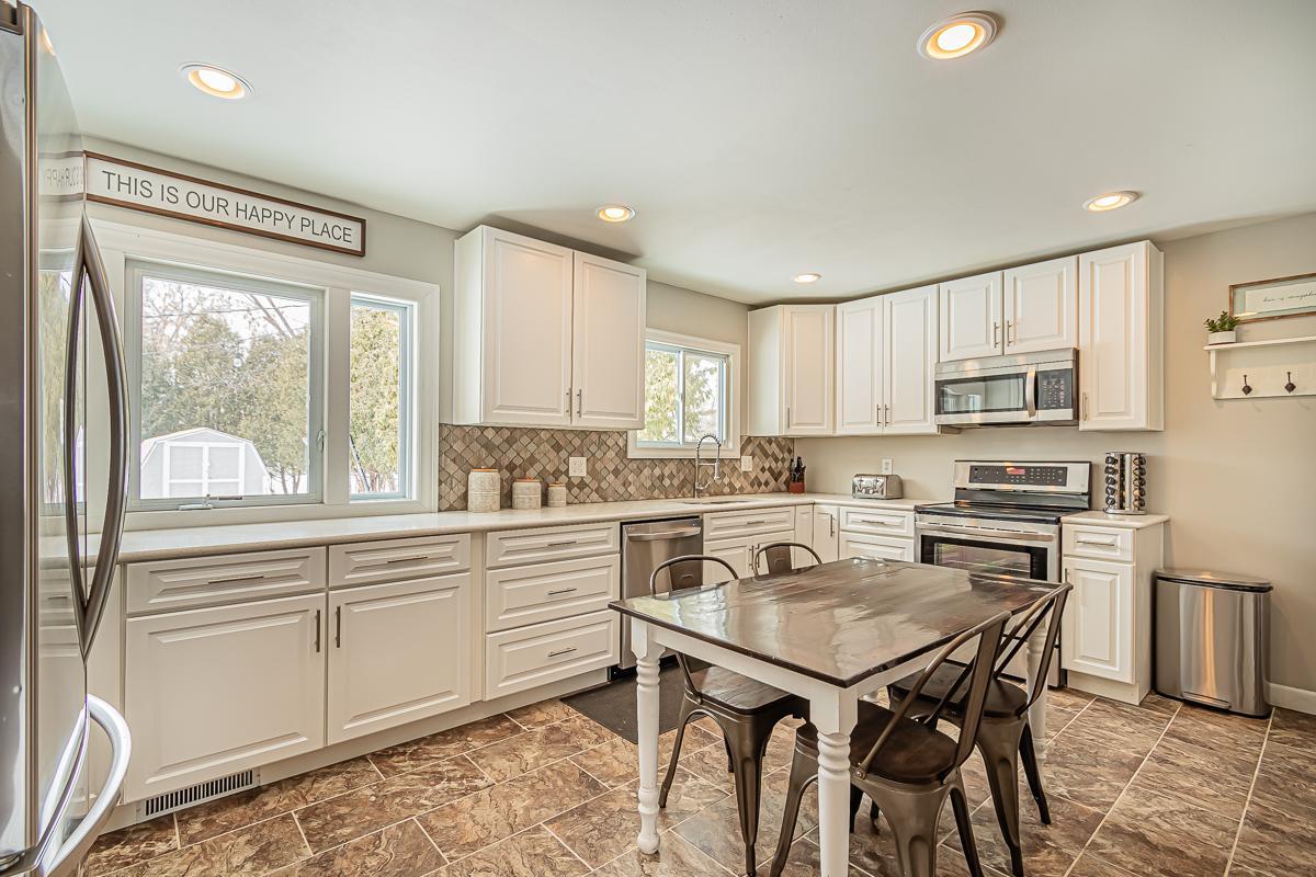 Kitchen_1.jpg