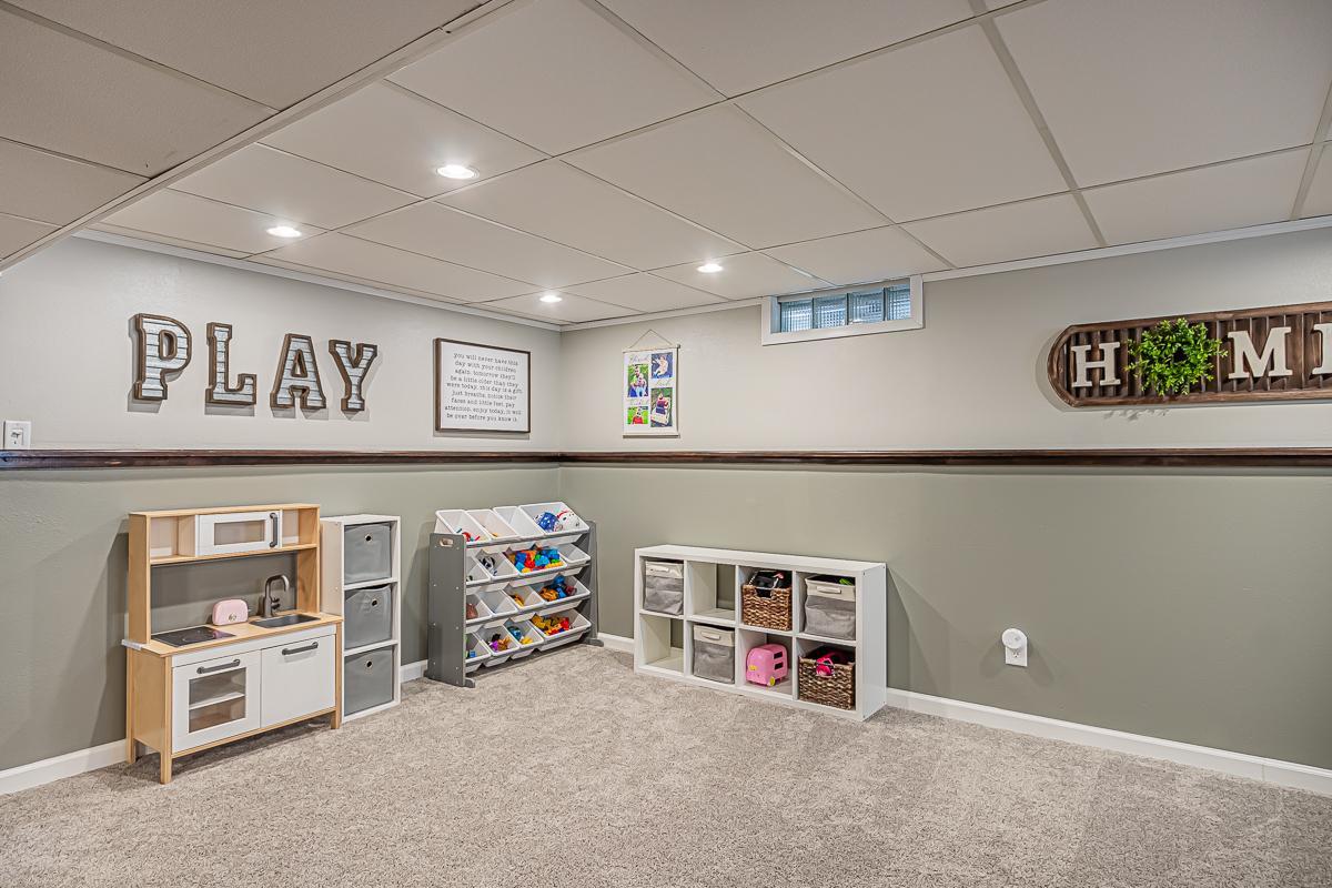 Family_Room_2.jpg