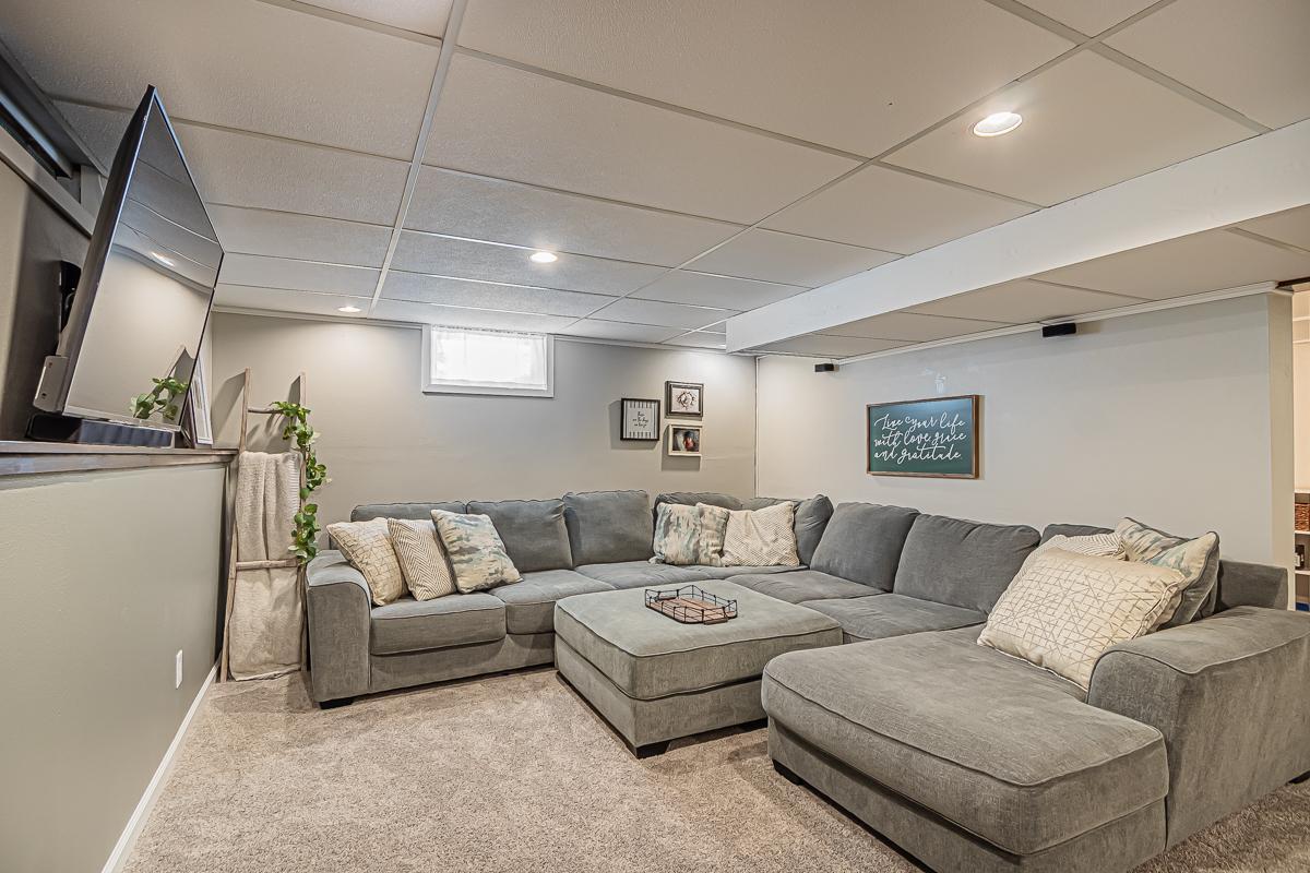 Family_Room_1.jpg