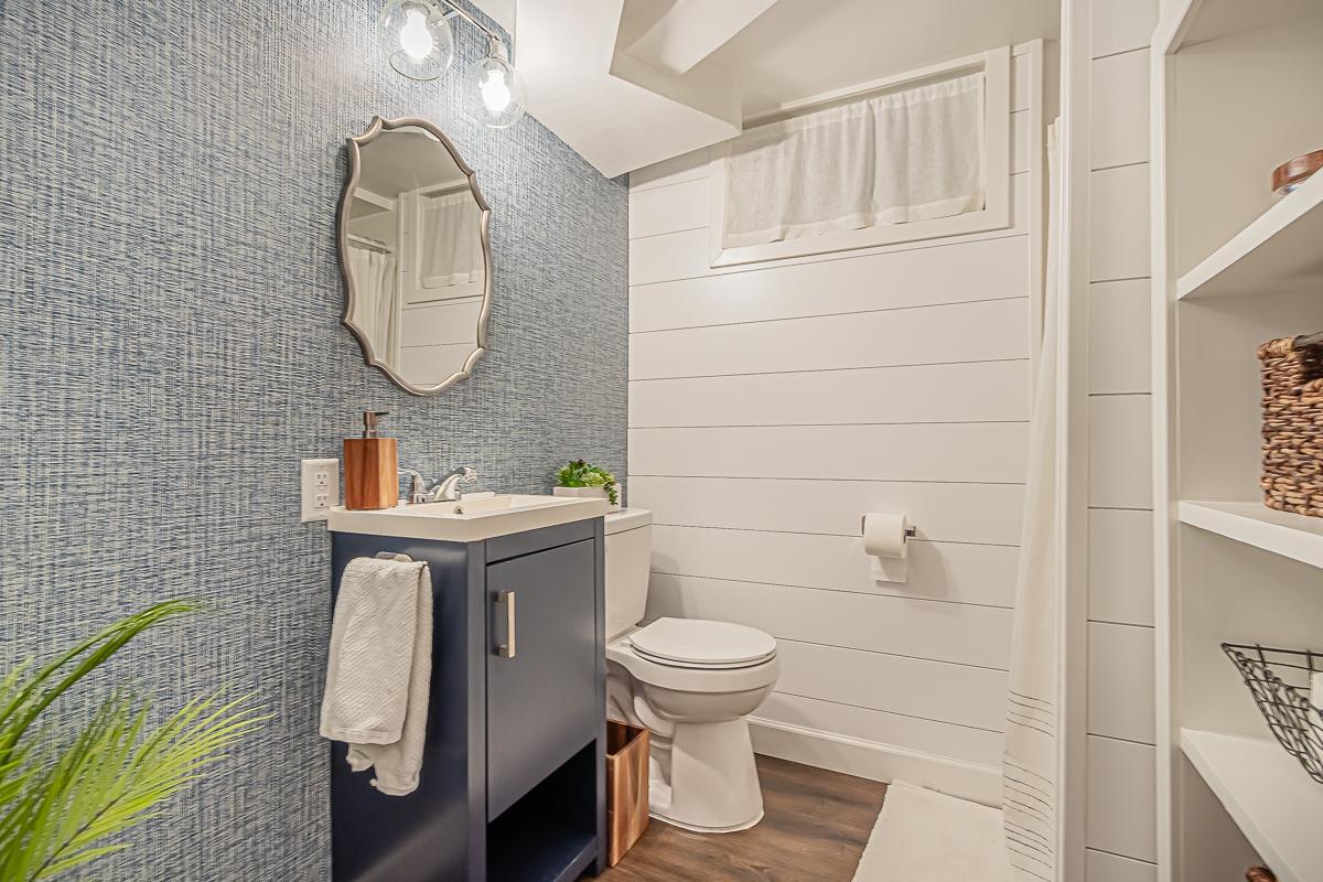 Basement_Bathroom_1.jpg