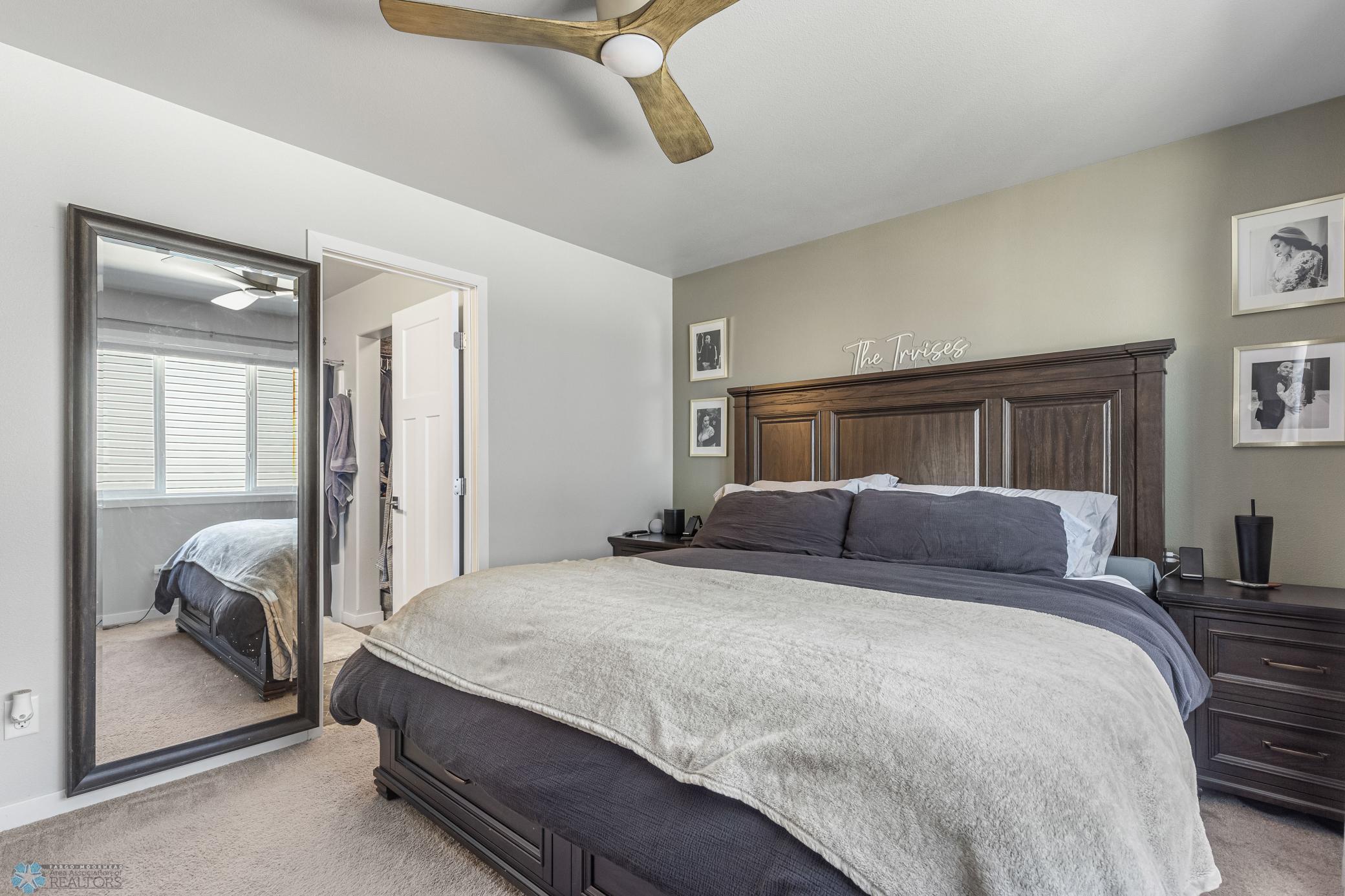 (16) Master Bed.jpg