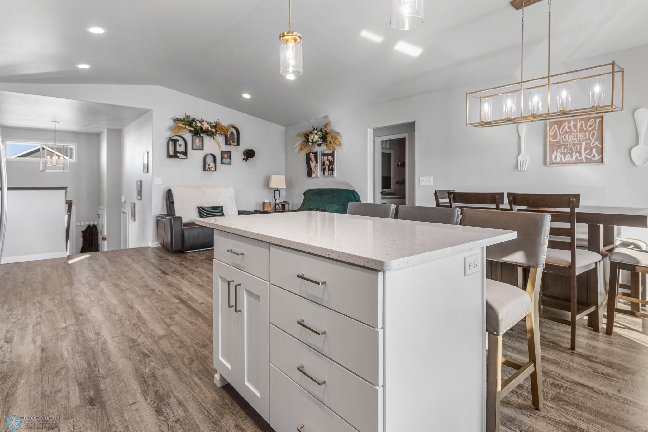 (11) Kitchen Island.jpg