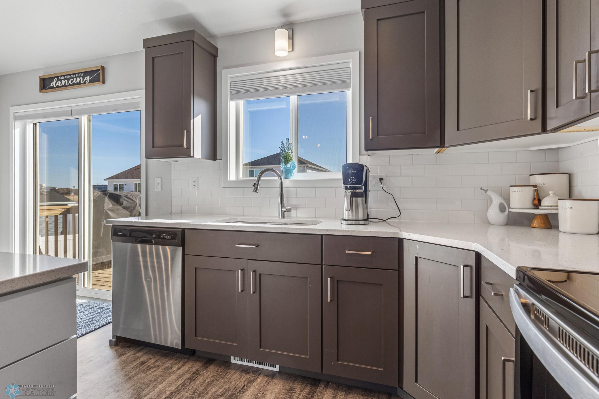 (9) Kitchen.jpg