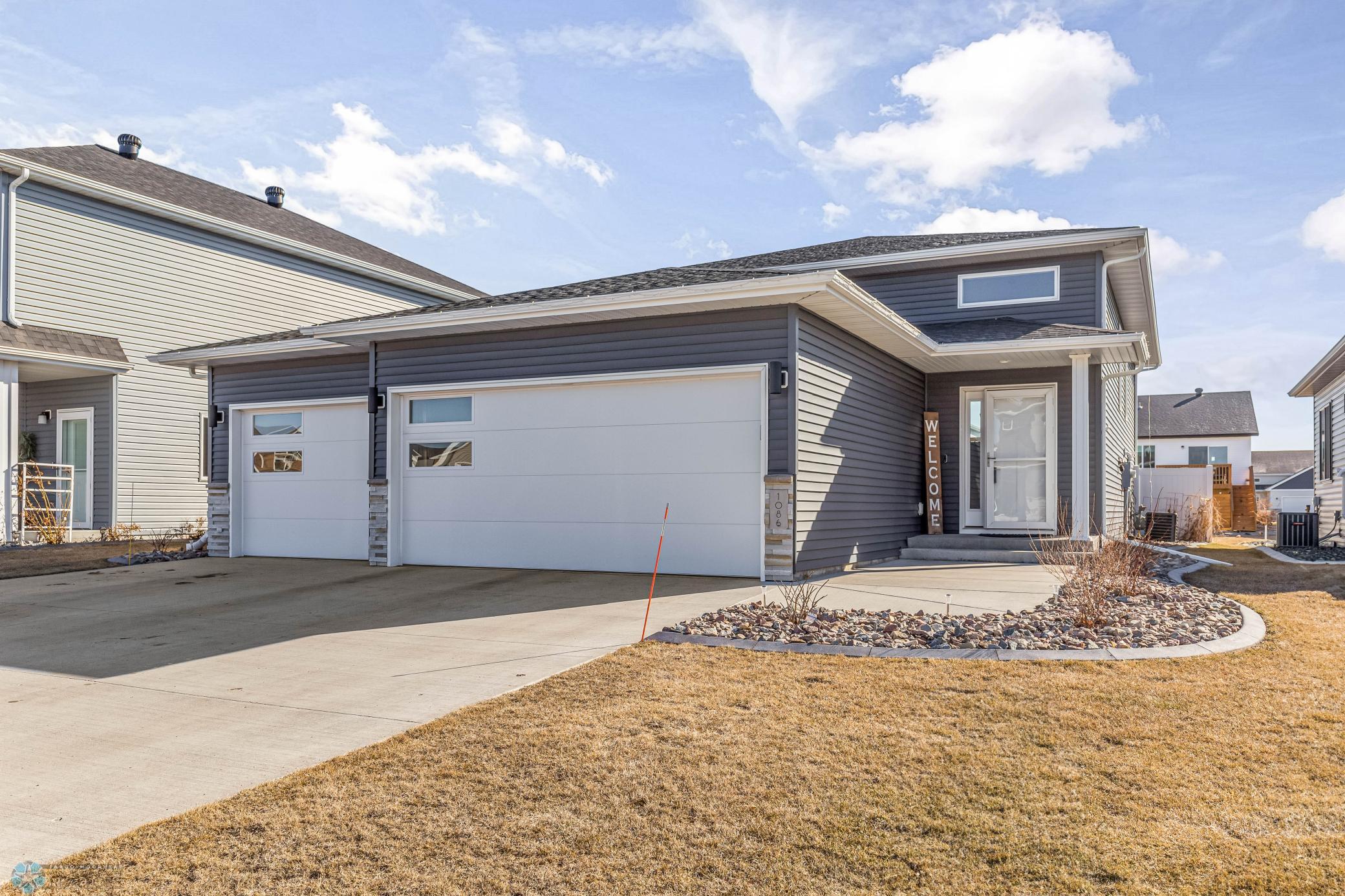 (2) Front of Home.jpg