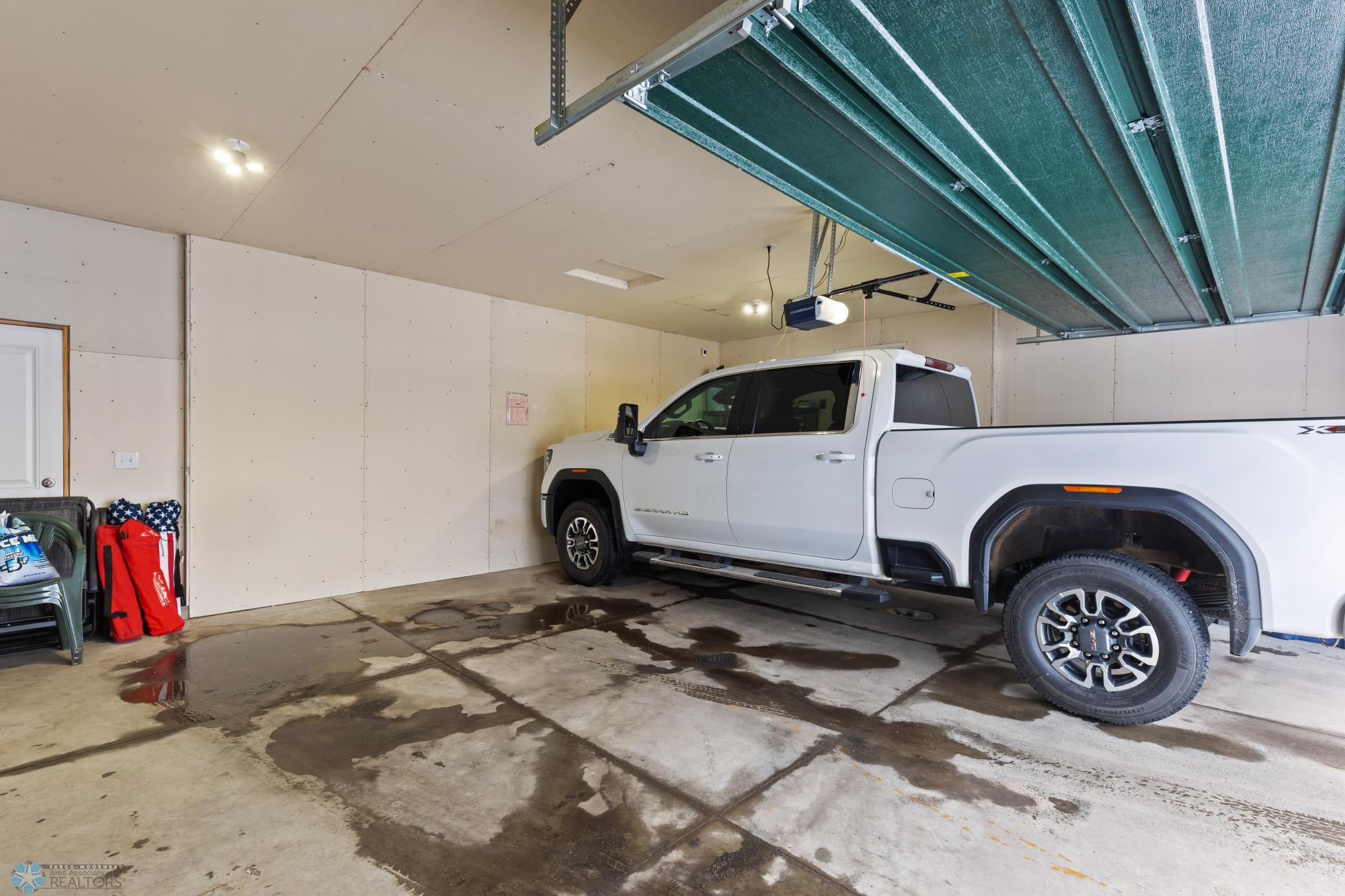 2.5 Stall Garage