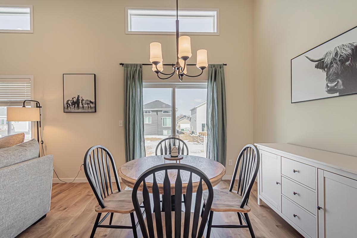 Dining_Room_2.jpg