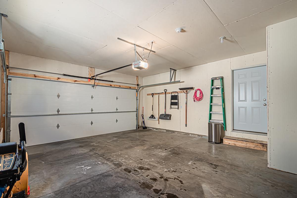 Garage_1.jpg