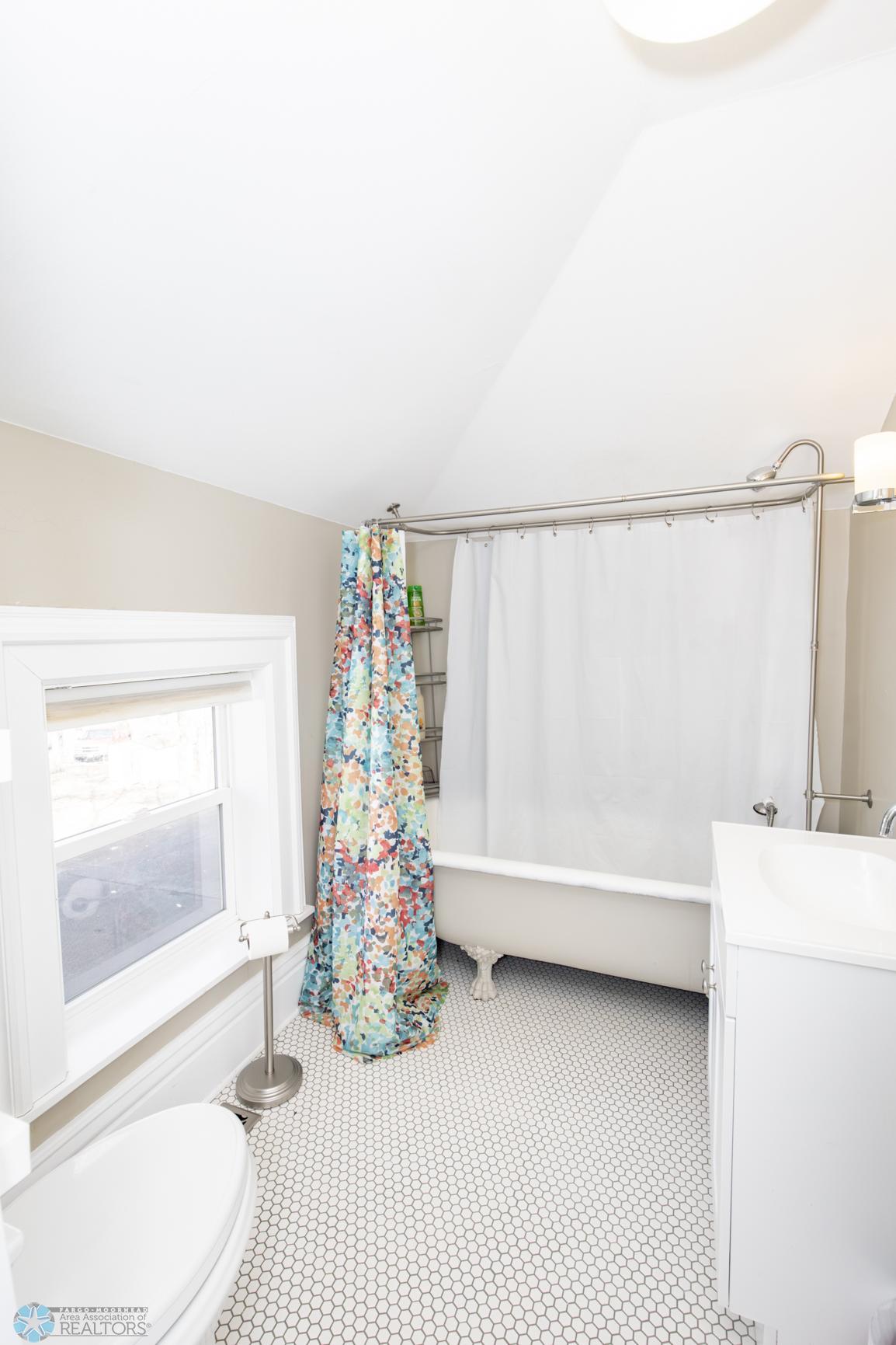 Bathroom 3 - Full