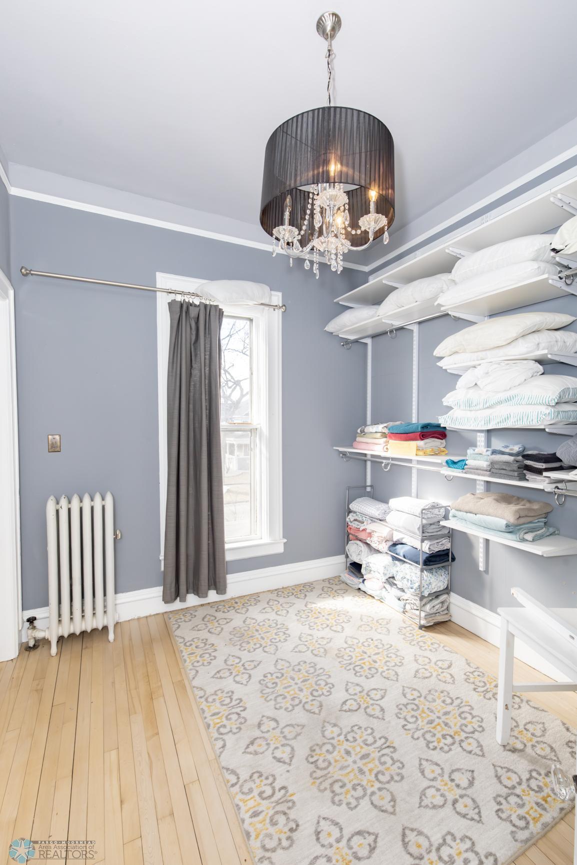 Dressing Room - connected to master