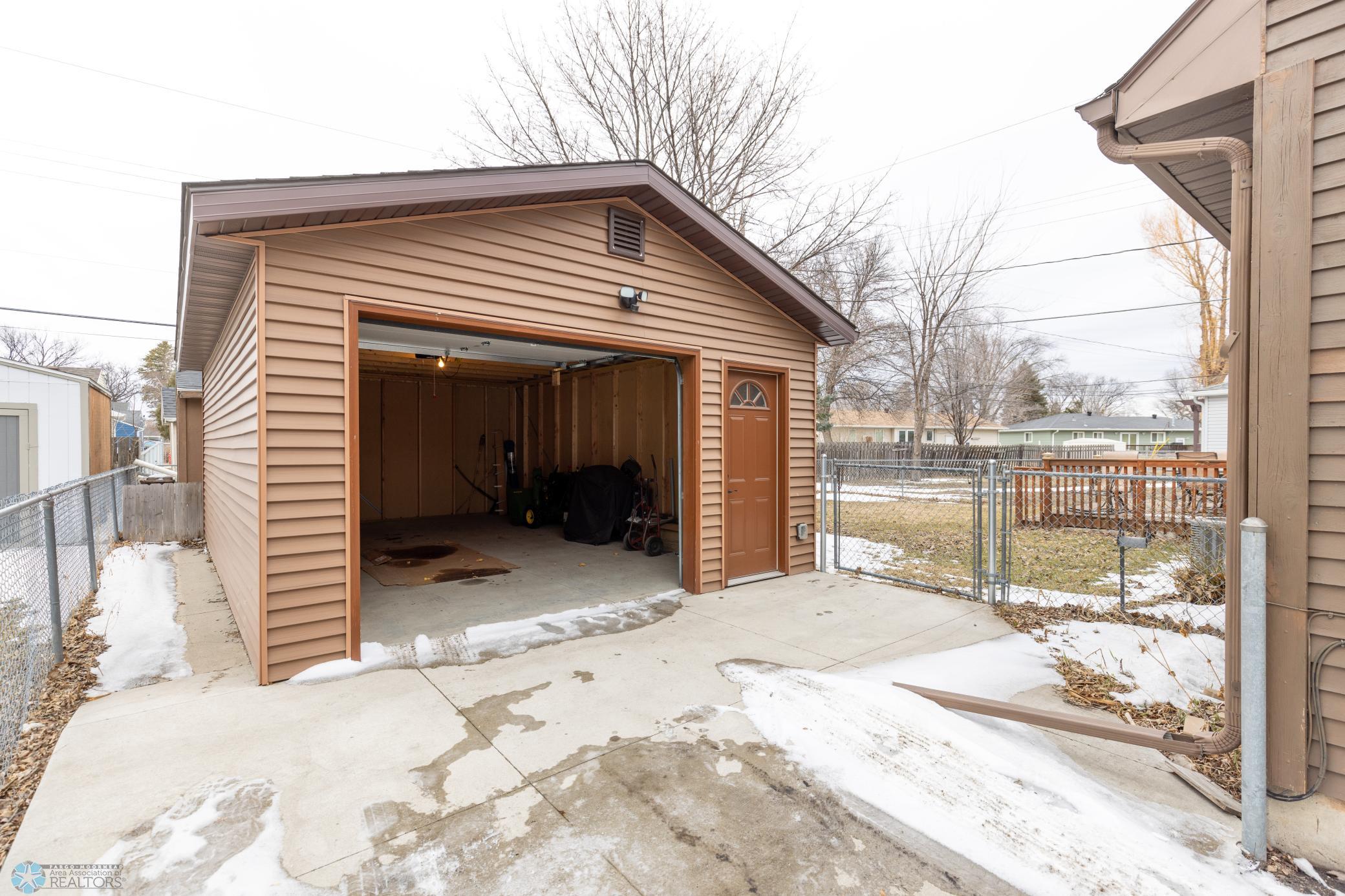 Oversized 23x15.5 Garage built in 2020