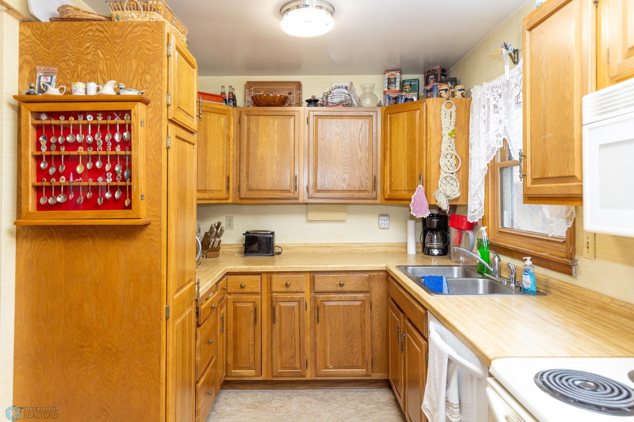 Plenty of Storage in the kitchen.